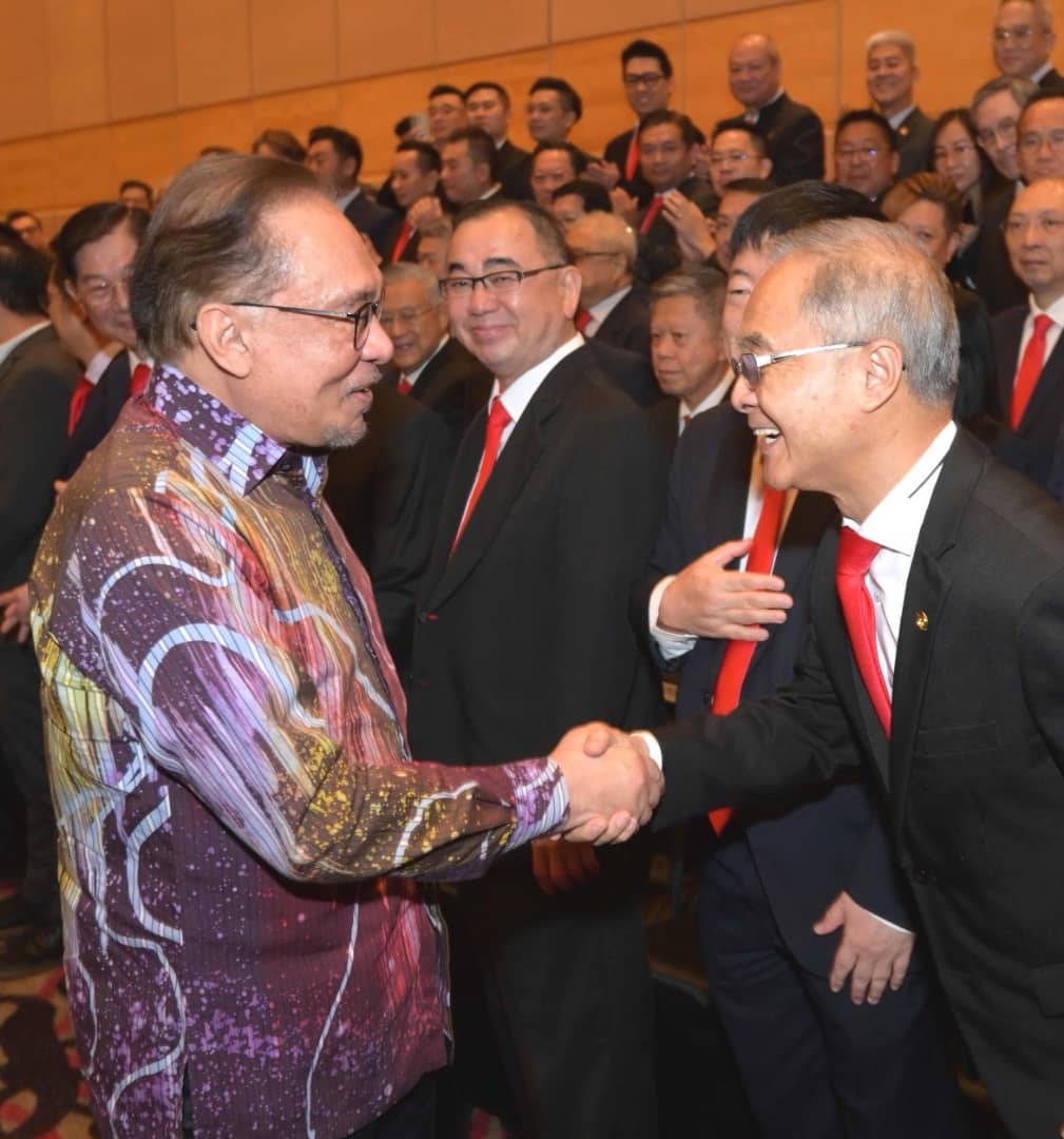 14th Oct 2024-President Datuk Michael Lui greets Prime Minister Datuk Seri Anwar Ibrahim upon the latter’s arrival at the 78th AGM of the ACCCIM